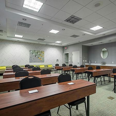 Springhill Suites Tampa North/Tampa Palms Екстер'єр фото