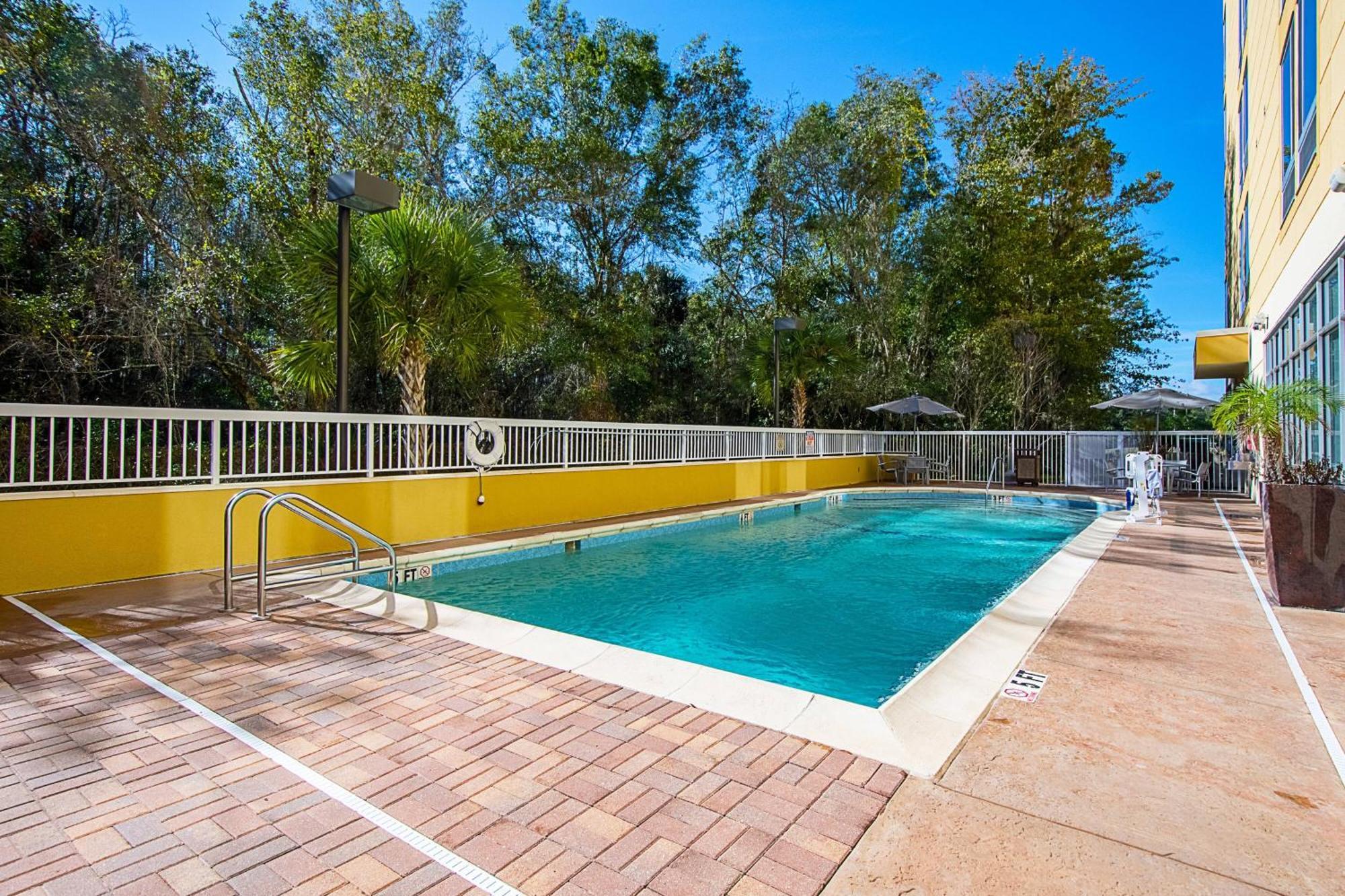 Springhill Suites Tampa North/Tampa Palms Екстер'єр фото
